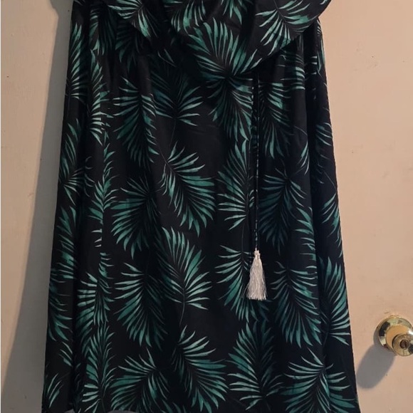 Tropical Leaf Print Strapless Dress - Picture 2 of 11